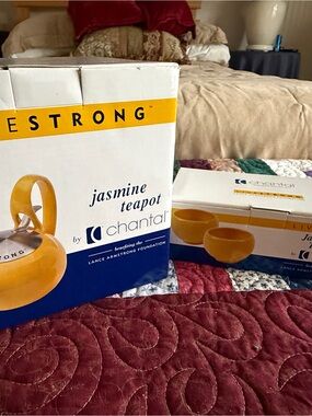 Chantal Jasmine Teapot Set in Yellow